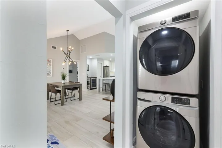 714 Reef Point Cir, Naples, Florida 34108