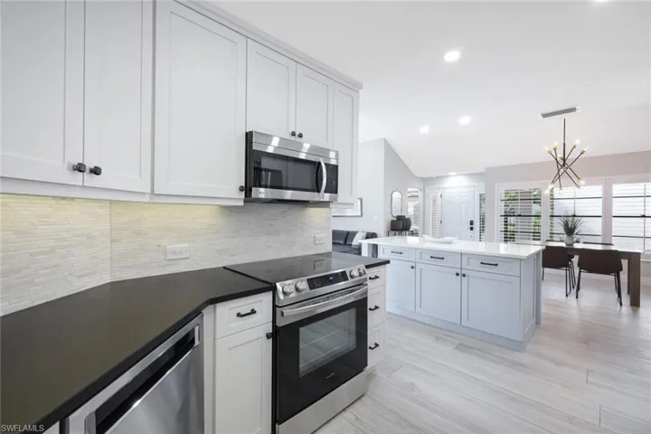 714 Reef Point Cir, Naples, Florida 34108