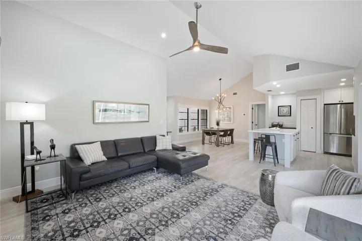 714 Reef Point Cir, Naples, Florida 34108