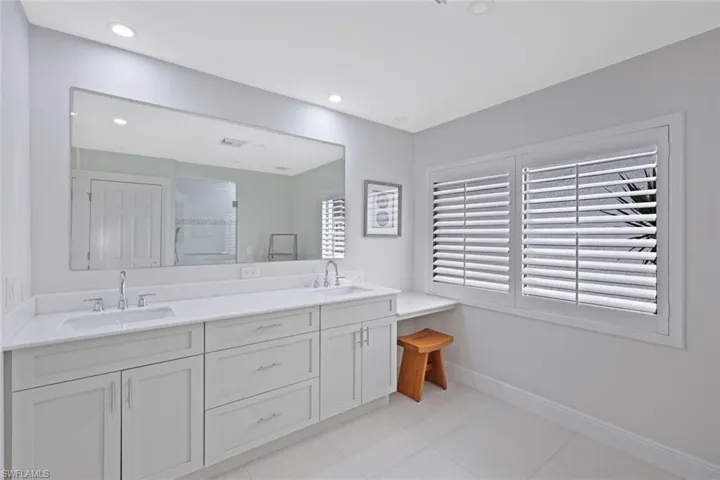 714 Reef Point Cir, Naples, Florida 34108