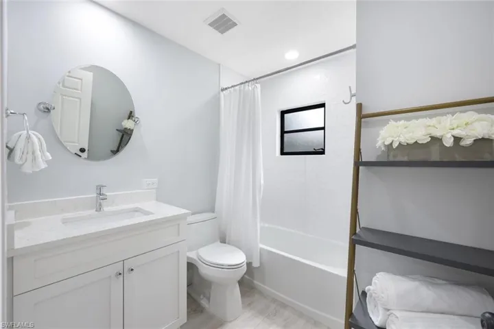 714 Reef Point Cir, Naples, Florida 34108