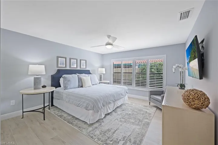 714 Reef Point Cir, Naples, Florida 34108