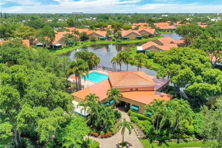 714 Reef Point Cir, Naples, Florida 34108