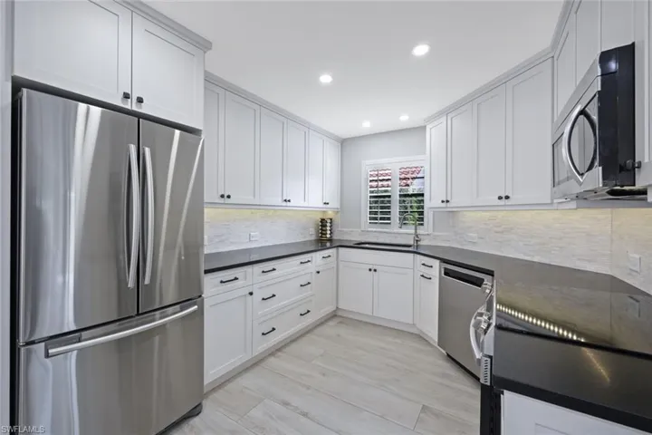 714 Reef Point Cir, Naples, Florida 34108