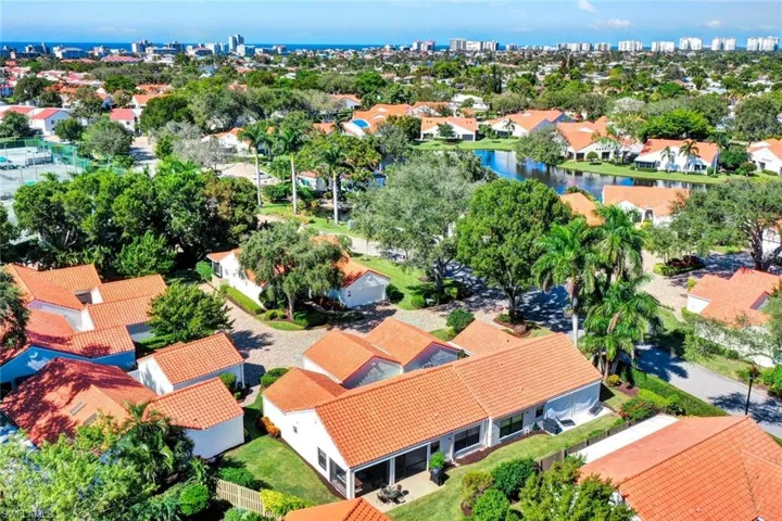 714 Reef Point Cir, Naples, Florida 34108