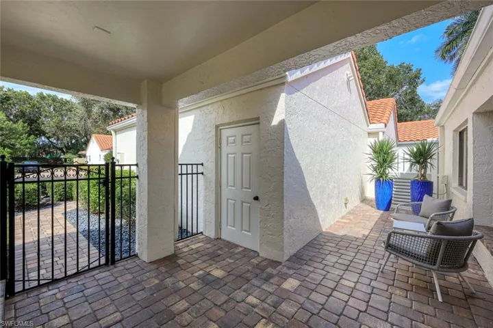 714 Reef Point Cir, Naples, Florida 34108