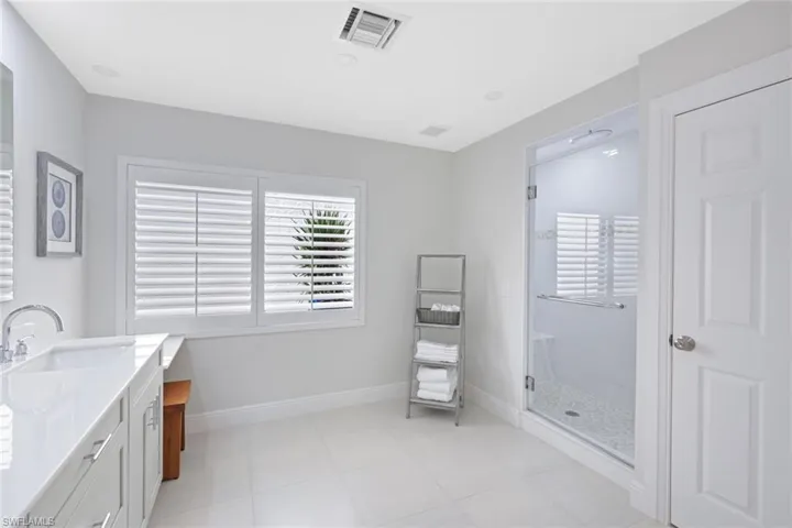 714 Reef Point Cir, Naples, Florida 34108