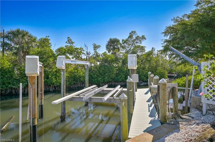 Dock and Lift