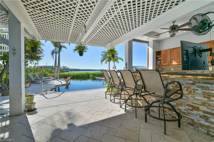 Entertainment Area with Pool, Spa and TV