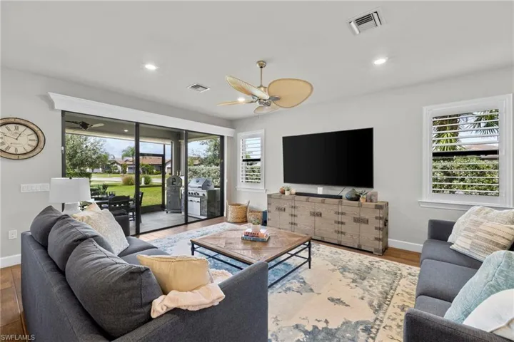 Open concept Livingroom