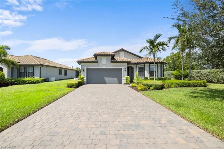40 foot driveway.Easily fit 3 cars deep