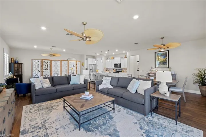 Open concept Livingroom