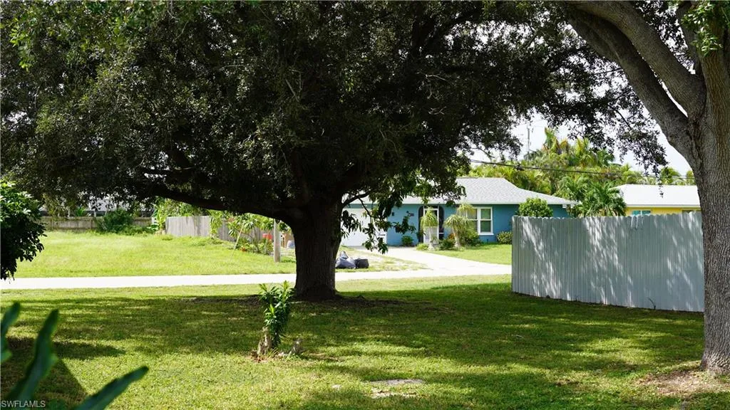 3418 15th PL, Cape Coral, FL 33904,224038996