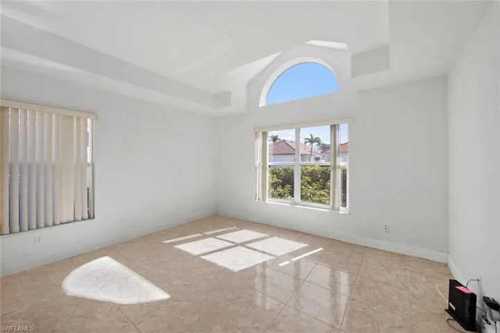 Front bedroom with beautiful arched window