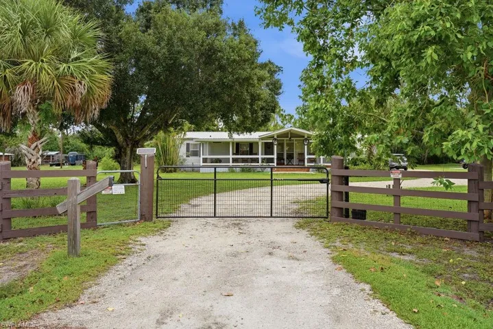 3700 Fort Adams Ave, Labelle, Florida 33935
