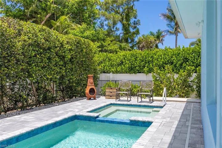 1232 Royal Palm Dr, Naples, Florida 34103