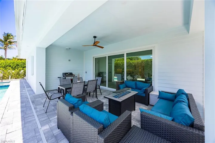 1232 Royal Palm Dr, Naples, Florida 34103