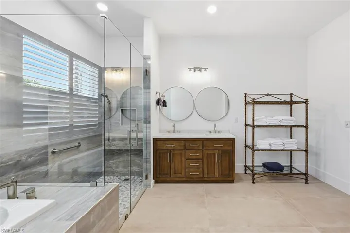 1232 Royal Palm Dr, Naples, Florida 34103
