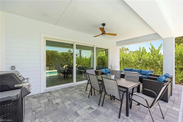 1232 Royal Palm Dr, Naples, Florida 34103