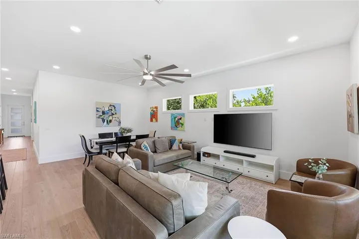 1232 Royal Palm Dr, Naples, Florida 34103