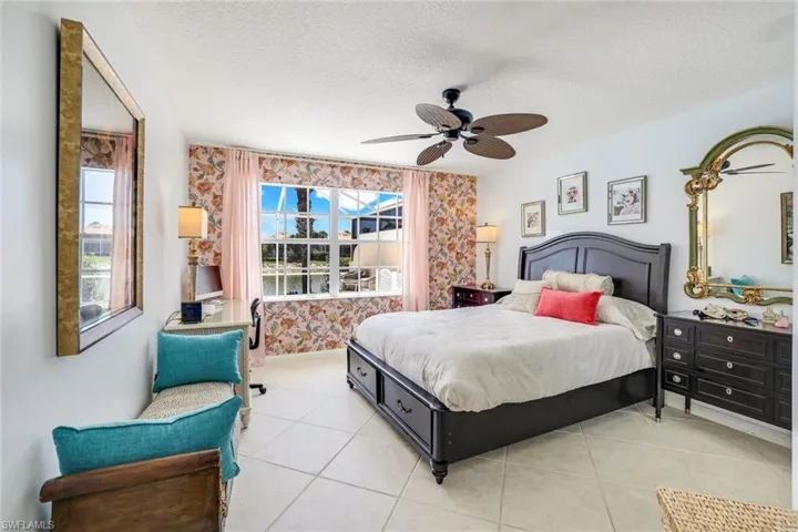 3128  Andorra  CT, Naples, FL 34109