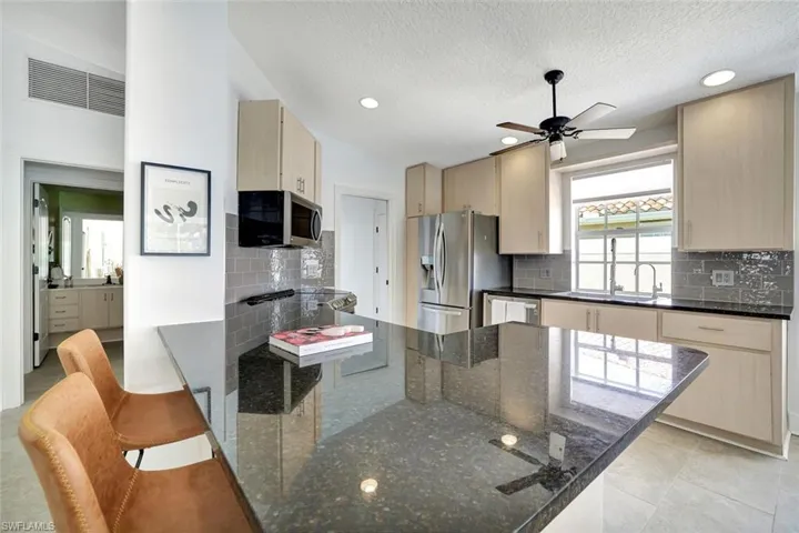 3128  Andorra  CT, Naples, FL 34109
