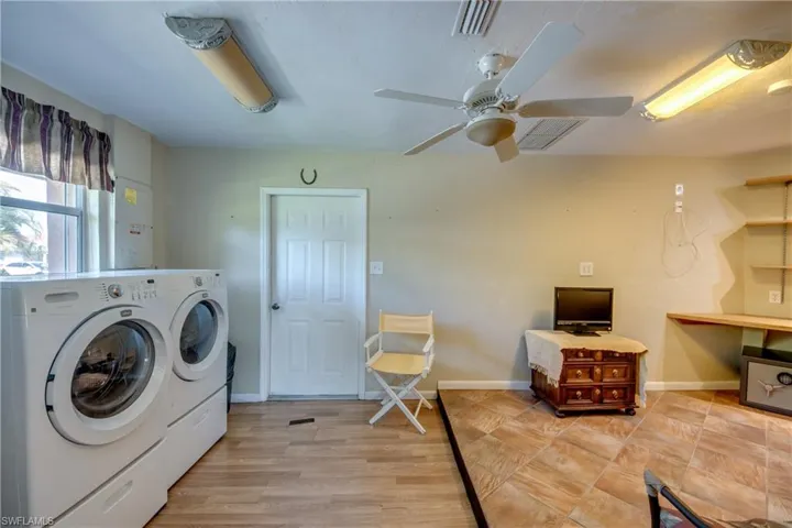 4180  Prestwick  CT, North Fort Myers, FL 33903