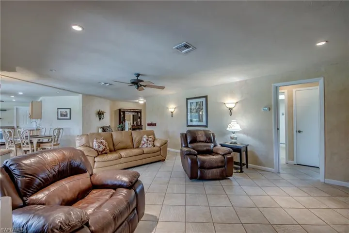 4180  Prestwick  CT, North Fort Myers, FL 33903
