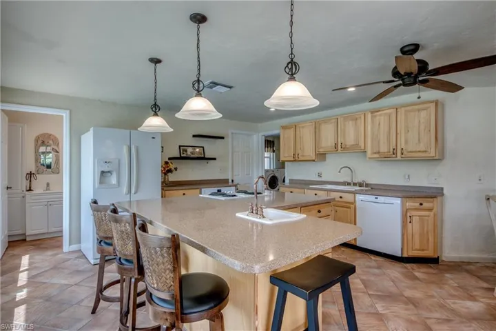 4180  Prestwick  CT, North Fort Myers, FL 33903