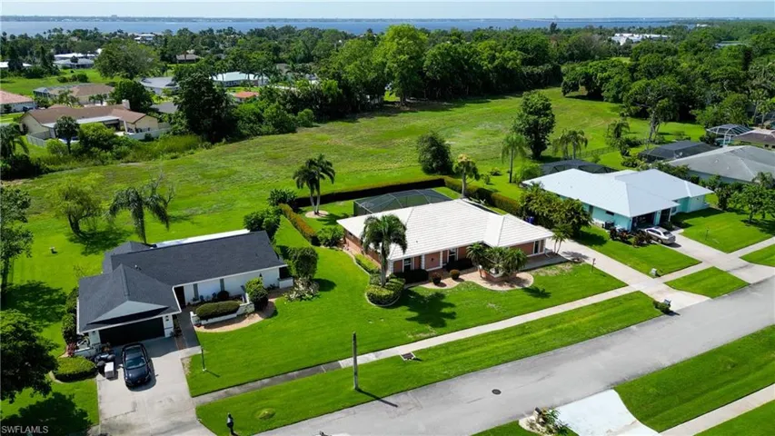 4180  Prestwick  CT, North Fort Myers, FL 33903