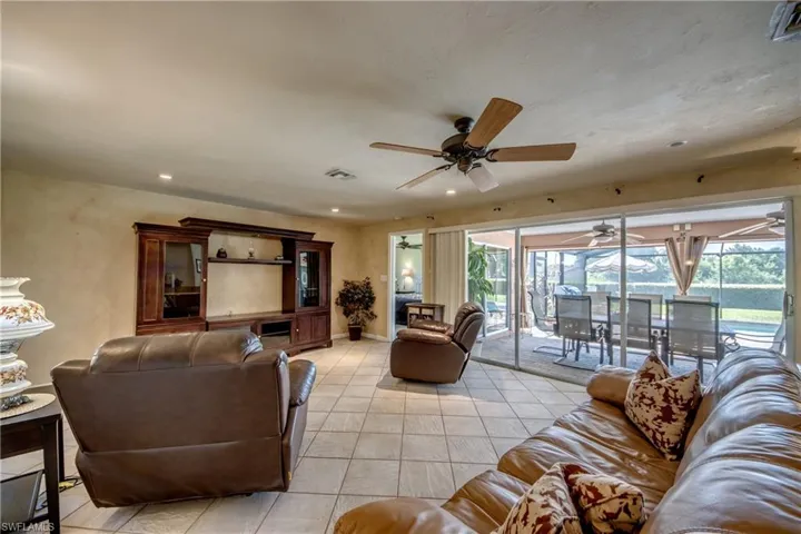 4180  Prestwick  CT, North Fort Myers, FL 33903