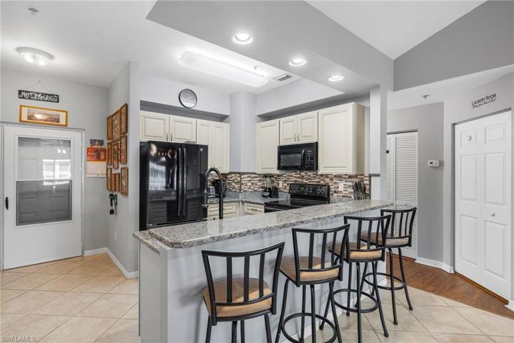 1064 Winding Pines CIR # 205, CAPE CORAL FL 33909