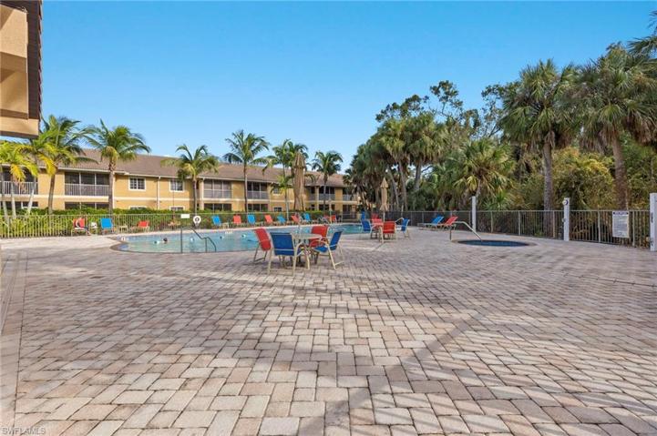 1064 Winding Pines CIR # 205, CAPE CORAL FL 33909