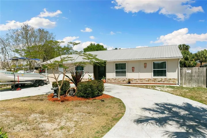 10901  Tangelo  TER, Bonita Springs, FL 34135
