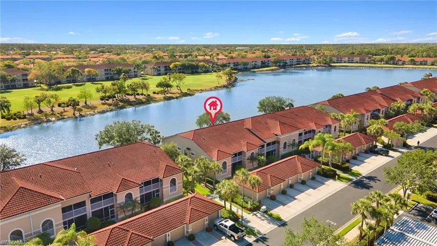 Bird's eye view featuring a residential view, a water view, and golf course view