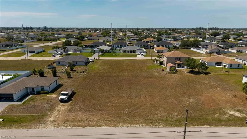 212 Ne 25th St, Cape Coral, Florida 33909