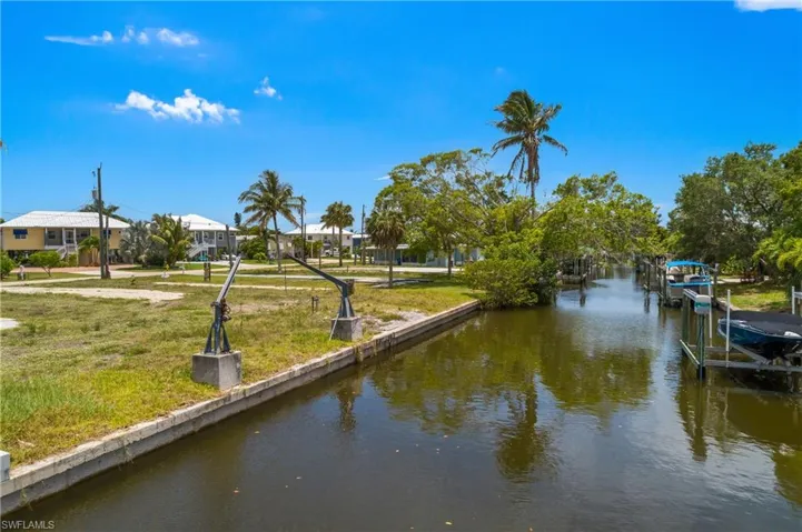 24533 Dolphin St, Bonita Springs, Florida 34134
