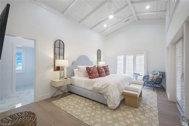 Main House - Bedroom - King