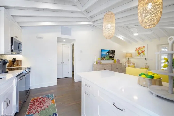 Guest House - Full Kitchen
