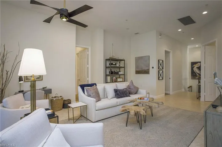 9239 Tesoro Ln 3-203, Naples, Florida 34114