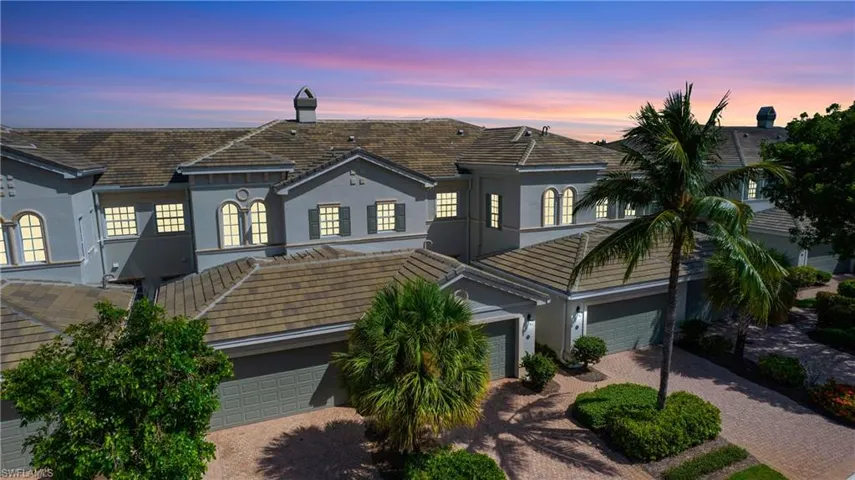 9239 Tesoro Ln 3-203, Naples, Florida 34114