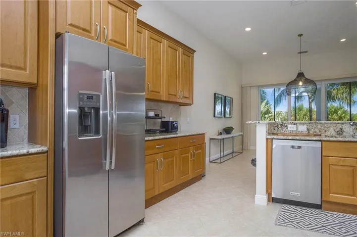 9239 Tesoro Ln 3-203, Naples, Florida 34114