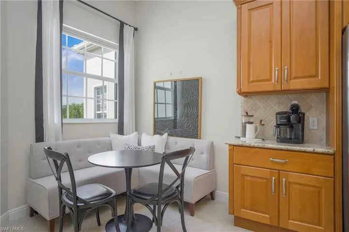 9239 Tesoro Ln 3-203, Naples, Florida 34114