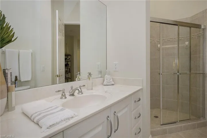 9239 Tesoro Ln 3-203, Naples, Florida 34114