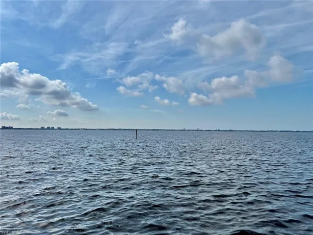 238 Bayshore DR, CAPE CORAL FL 33904