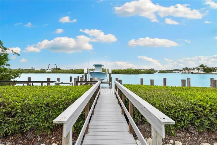 3695 Gordon Dr, Naples, Florida 34102