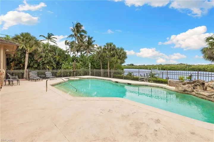 3695 Gordon Dr, Naples, Florida 34102