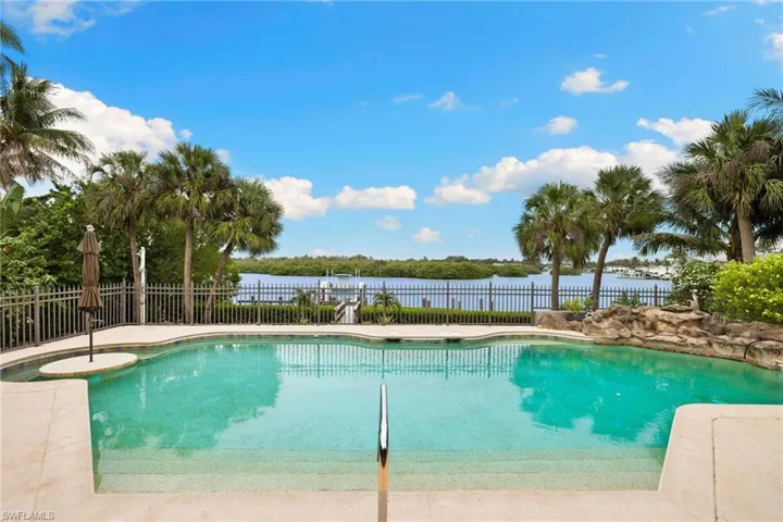 3695 Gordon Dr, Naples, Florida 34102