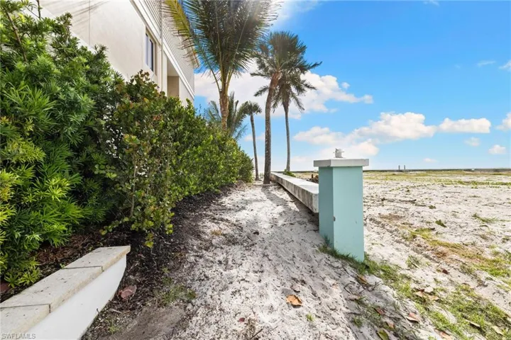 3695 Gordon Dr, Naples, Florida 34102