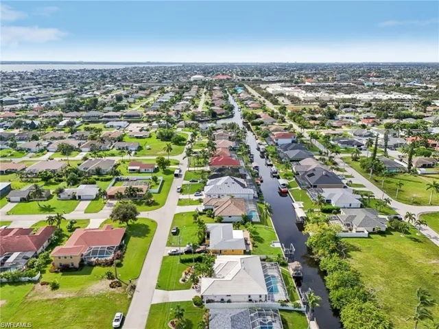 Bird's eye view with a residential view